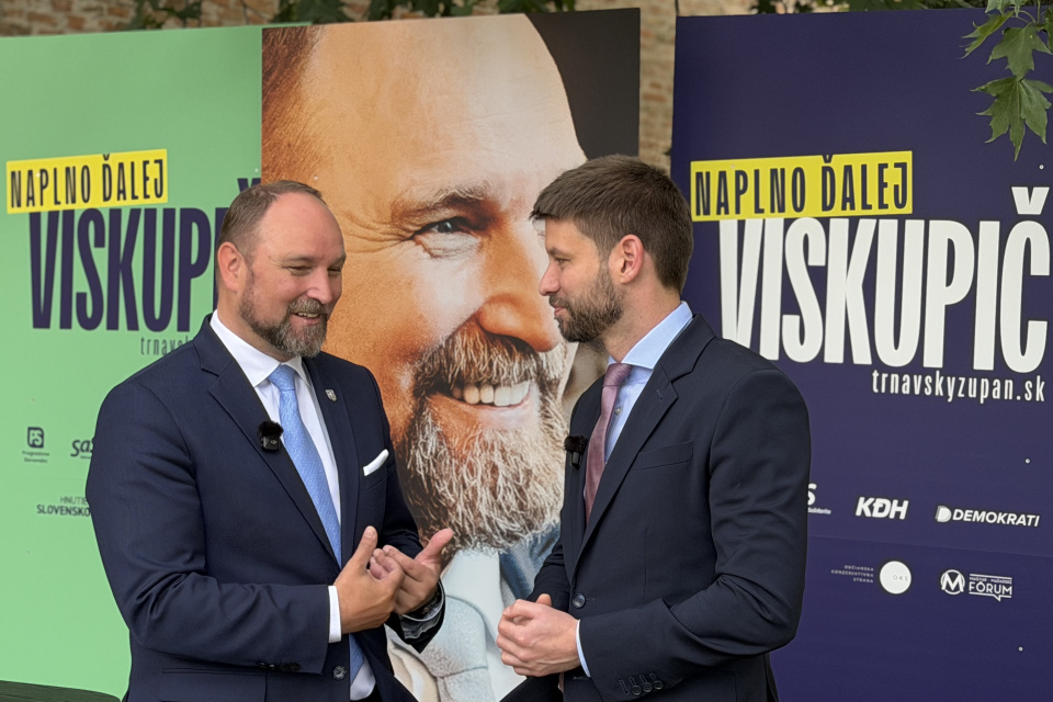 Jozef Viskupič s predsedom PS Michalom Šimečkom.