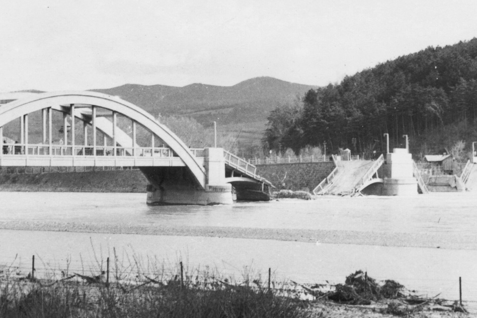 Most zničili 4. apríla 1945. l Zdroj: FB Obec Banka