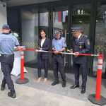 Stuhu prestrihla viceprimátorka Eva Nemčovská, najdlhšie slúžiaci mestský policajt v zbore Jozef Šutta a náčelník mestskej polície Ivan Ranuša (18.6.2026) | Foto: Michaela Martišíková, redakcia 