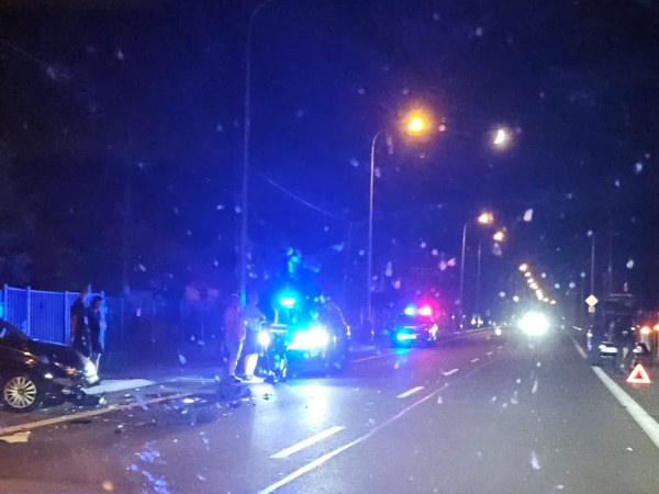 Zranených zo Sokoliec viezli do nemocnice. | Foto: Timi Hosszú, Trnavsky Kraj Dopravny Servis 
