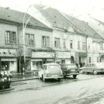 Za bránu domu so štítom chodili Trnavčania do kina Tatra už od roku 1931. Zdroje fotografií: internet, S. Jurčová