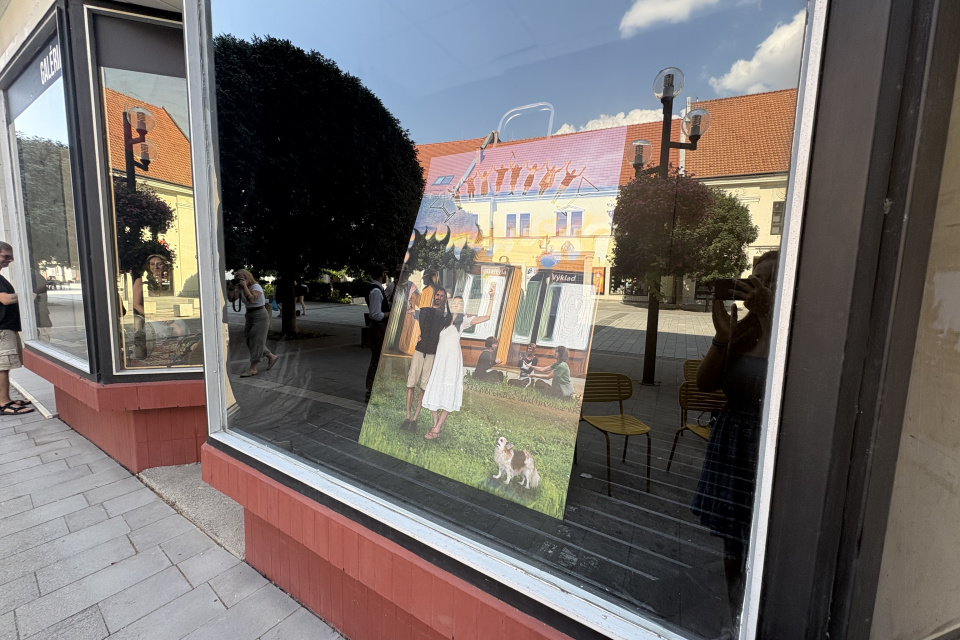 Tarotová karta vo výklade, ktorej súčasťou sú všetci, ktorí sa zapájajú do chodu galérie + psí maskot | Foto: Michaela Martišíková, redakcia