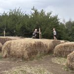 Na kopčeku nad FarmaPARKom nájdete aj bludisko vytvorené z balíkov sena | Foto: MM, redakcia