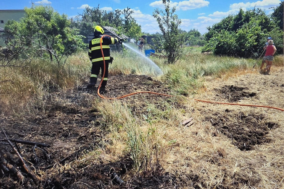 Paradoxne horelo potom, ako bolo odvolané varovanie pred požiarmi. | Foto: Dhz Voderady