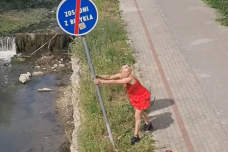 Značka vraj nakoniec odolala. | Foto: coolapple11a, Piešťanci proti degradácii mesta