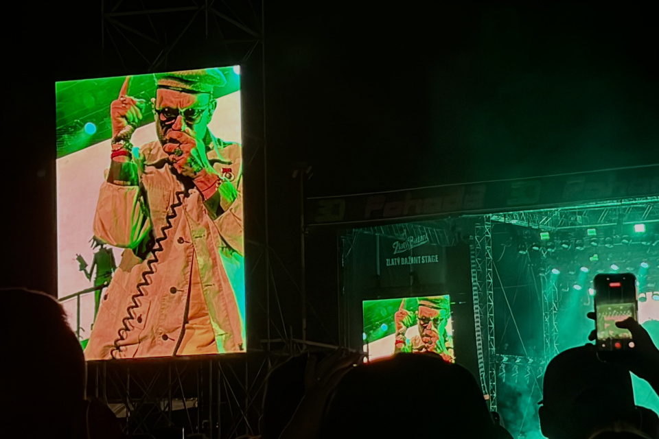Kapela Gorillaz roztancovala trenčianske letisko | Zdroj: Trnavské rádio