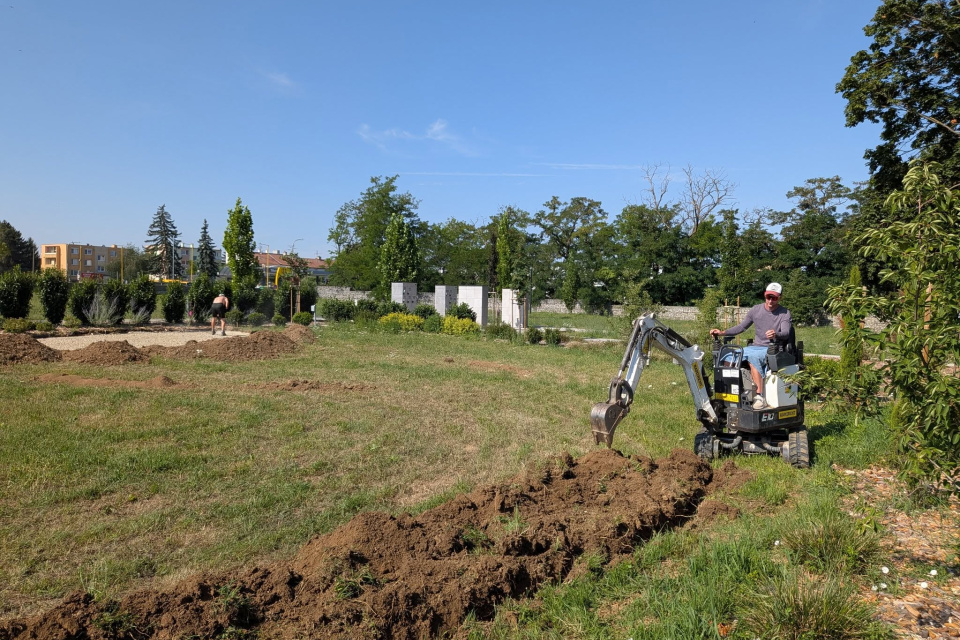 V súčasnosti sa tam konajú sadové úpravy. | Foto: Mesto Senica