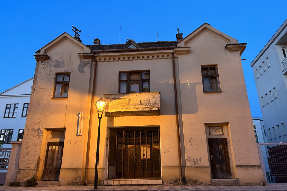 Kino Sloboda pred zbúraním | Foto: Trnavské rádio