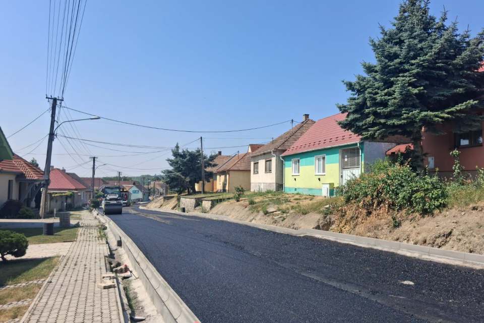 Práce v obci začiatkom mesiaca júl | Zdroj: Horné Orešany