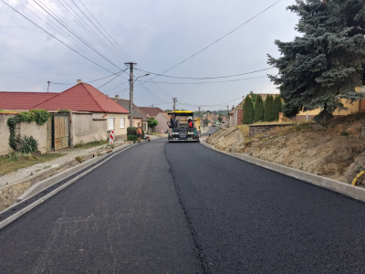 Asfaltovanie v Horných Orešanoch | Zdroj: Horné Orešany