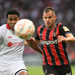 Hráč Trnavy Martin Mikovič a hráč CSKA Diego Medina počas zápasu | Zdroj: TASR/Lukáš Grinaj