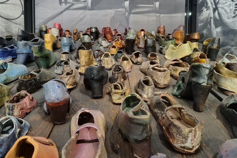 Topánky môžu byť ženské, mužské aj detské. | Foto: SNM - MŽK - Múzeum holokaustu v Seredi