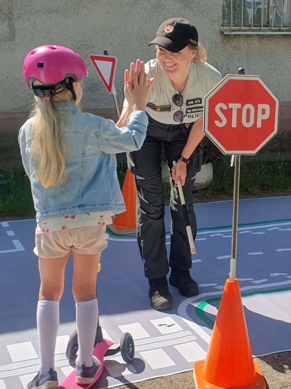 Preventistka im vysvetlila pravidlá cestnej premávky 