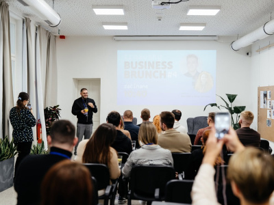 Ilustračná fotografia z prednášky Tonyho Dúbravca  | Zdroj: Trnavský Business Brunch