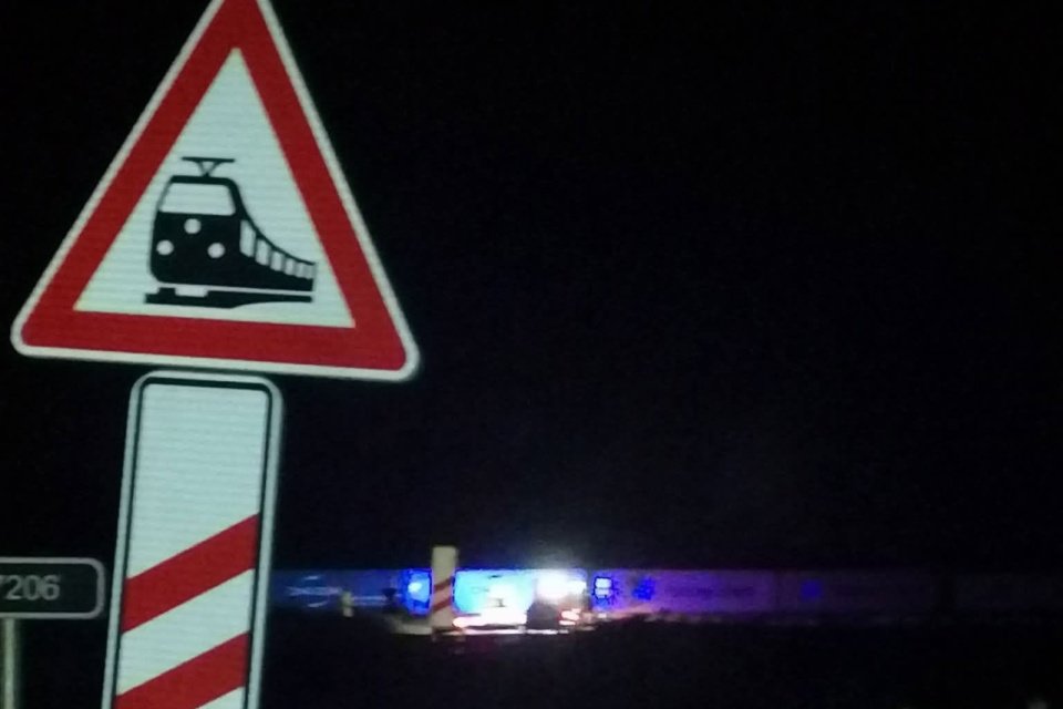 Podrobnejšia bilancia havárie zatiaľ zverejnená nebola. | Foto: Krisztian Takacs, Nagyszombati Kerület Útinform
