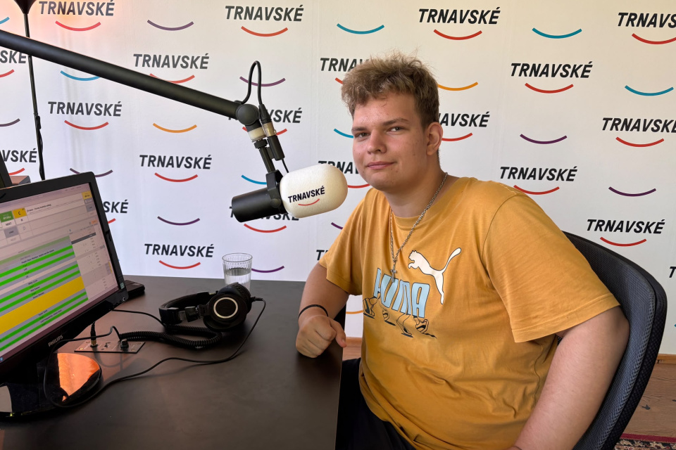 Mladý Marian v štúdiu Trnavského rádia | Foto: Trnavské rádio