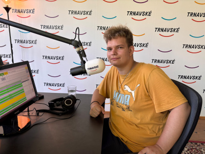 Mladý Marian v štúdiu Trnavského rádia | Foto: Trnavské rádio