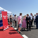 Na moste sa zišlo aj množstvo miestnych, ktorí boli zvedaví na otvorenie nového mosta | Foto: MM, redakcia