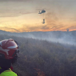 Zasahuje vrtuľník Black Hawk UH-60. | Foto: HaZZ