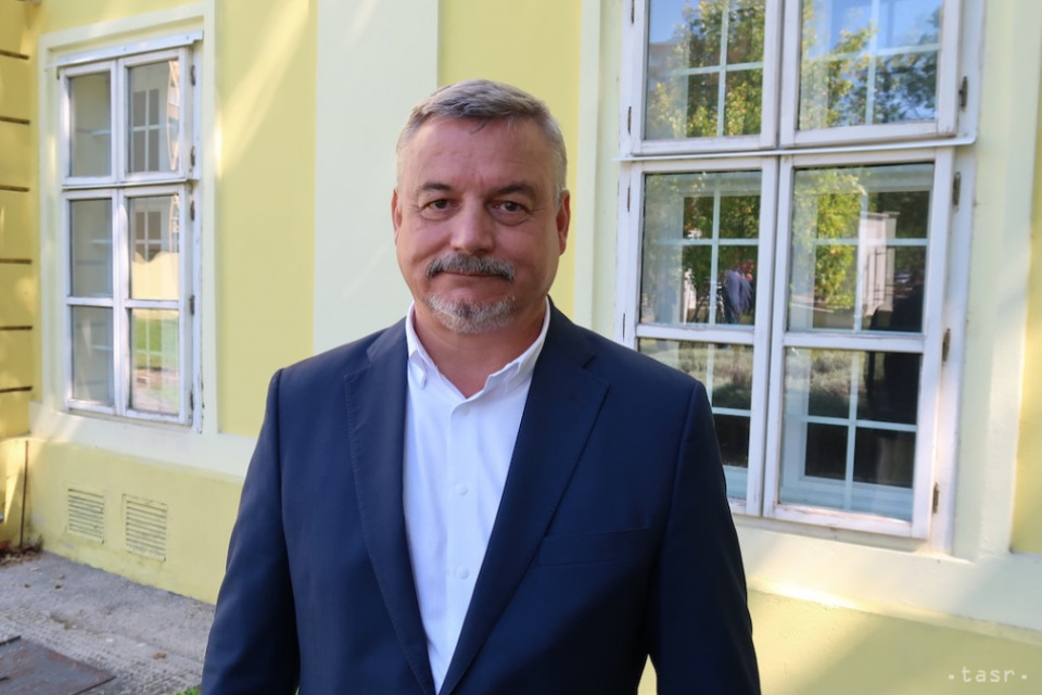 Kandidatúru ohlásil dnes na juhu nášho kraja. | Foto: TASR - Ondrej Hercegh 