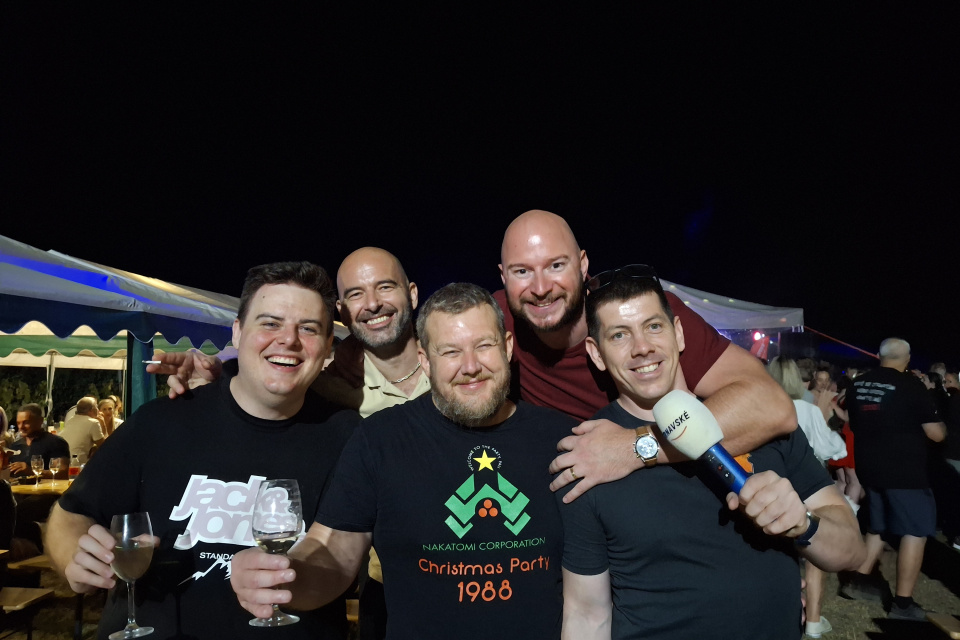 Funkciu redaktorov si vyskúšali aj partie kamarátov.