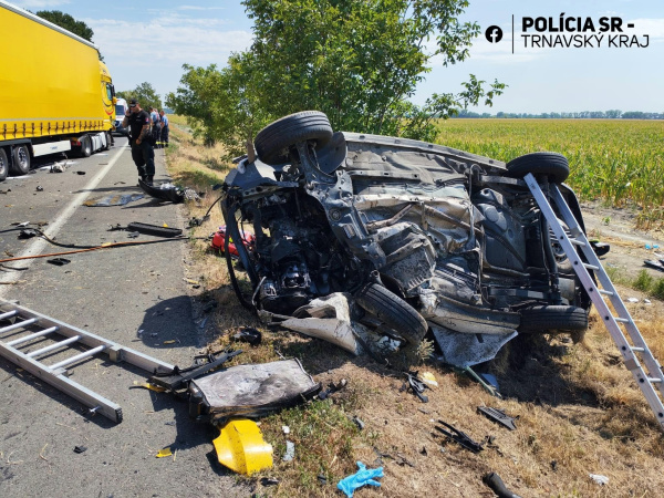Vyšetrovanie dopravnej nehody si prevzala dunajskostredská vyšetrovateľka. | Foto: Polícia SR - Trnavský kraj
