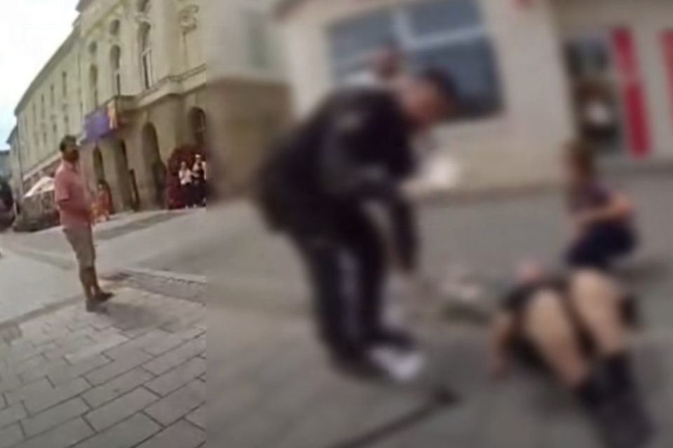 Vracal sa z kaviarne, no zakrútila sa mu hlava. | Foto: PZSR