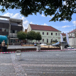 Na Trojičné námestie prinášajú piesok | Foto: Zuzana Benková, Trnavské rádio
