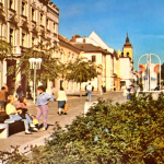 Otvorili aj prvú pešiu zónu na Slovensku. | Zdroj: Mestá ČSSR, Trnava, 1988