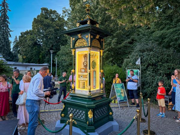 Odhalený ikonický Meteorologický stĺp v Piešťanoch. | Foto: Dušan Vančo, Trnavské rádio