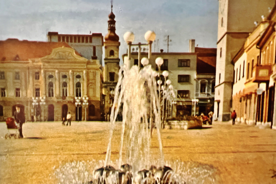 Vynovené námestie. | Zdroj: Mestá ČSSR, Trnava, 1988