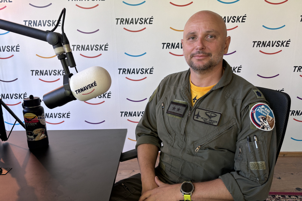 Pilot F16 v štúdiu Trnavského rádia | Foto: Zuzana Benková, Trnavské rádio