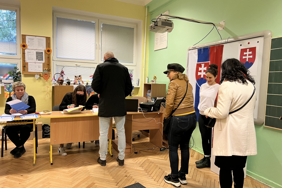 Voľby v roku 2022 na ZŠ M. R. Štefánika v Hlohovci  | Zdroj: red.