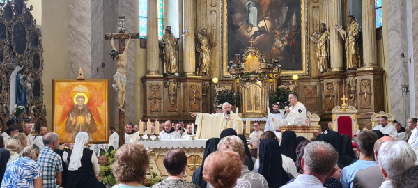 Hlavným celebrantom a slávnostným kazateľom bol apoštolský nuncius na Slovensku Mons. Nicola Girasoli. | Foto: Trnavská arcidiecéza