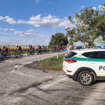 Cyklisti zmobilizovali fanúšikov aj policajtov. | Foto: PZSR