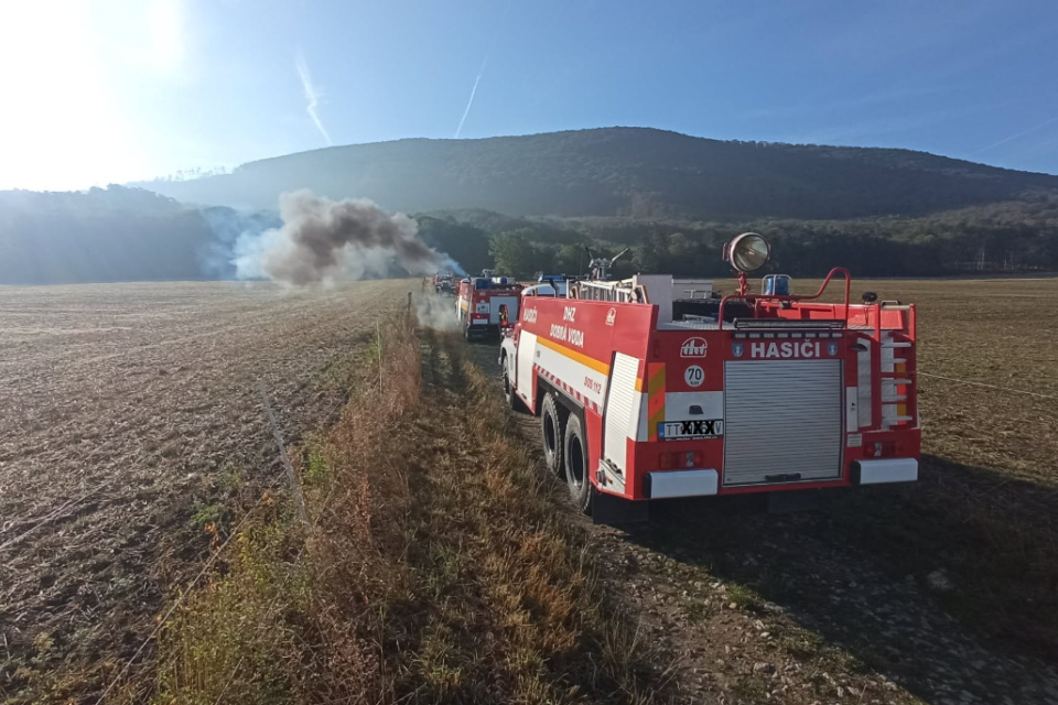 Na mieste sa pohyboval hotový konvoj techniky. | Foto: Hasiči Dobrá Voda