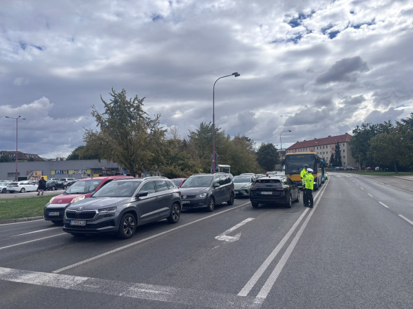Na kolóny a policajtov upozorňujete skoro po celej Trnave. | Foto: Trnavské rádio 