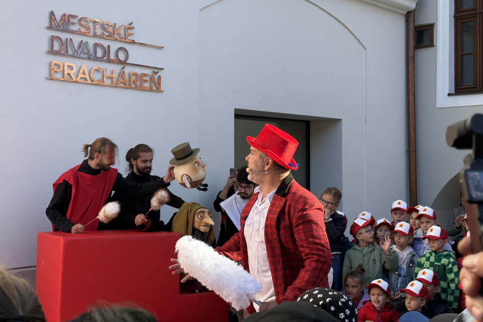 Mestské divadlo Pracháreň včera slávnostne otvorili | Foto: MM, red. 