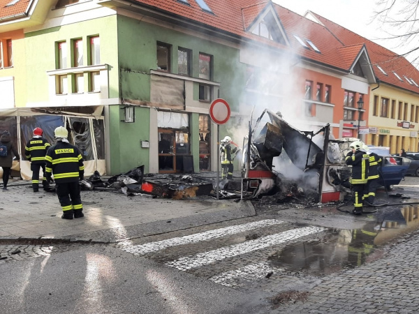 Pri výbuchu sa zranili dvaja ľudia. l Foto: FB Polícia Trnavský kraj