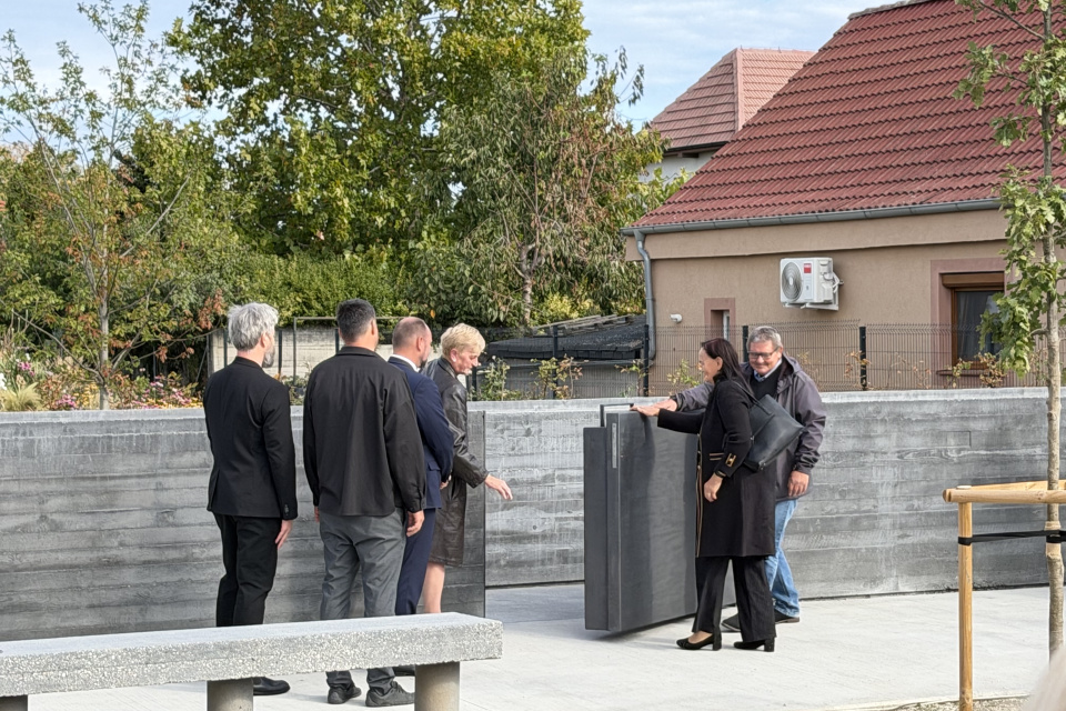 Bránku do Záhrady symbolicky prví otvorili rodičia Jána a Martiny | Foto: DV, red.