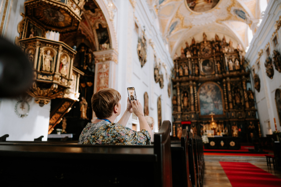 Návštevníci Trnavy na prehliadke | Zdroj: Trnava Tourism