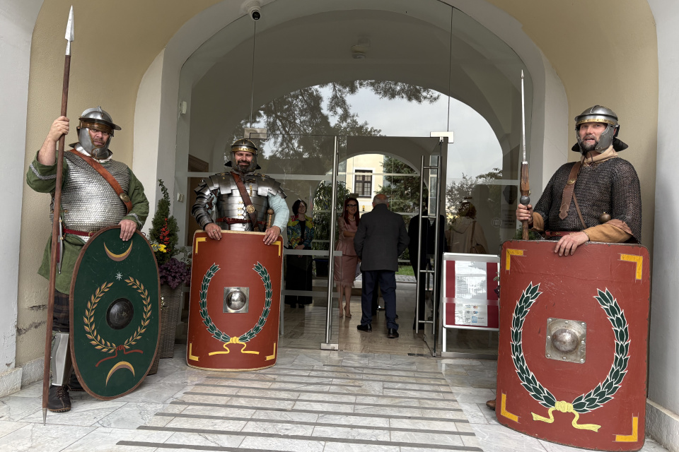 Rímski legionári vítali návštevníkov aj pri vchode | Foto: MM, red.