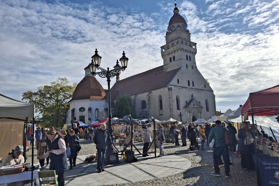 Trhy sa konajú na Námestí slobody až do 16:00 hod. | Foto: red.