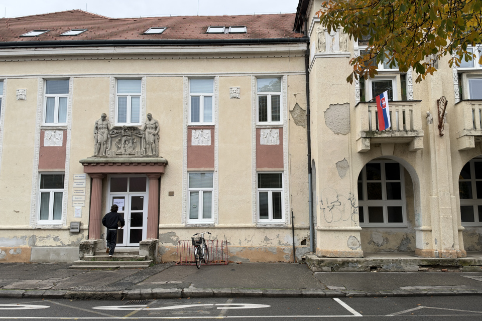 Volebná miestnosť v Piešťanoch | Zdroj: Redakcia