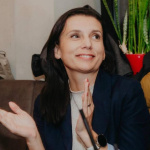 Viceprimátorka Eva Nemčovská vo volebnej centrále I Zdroj: red