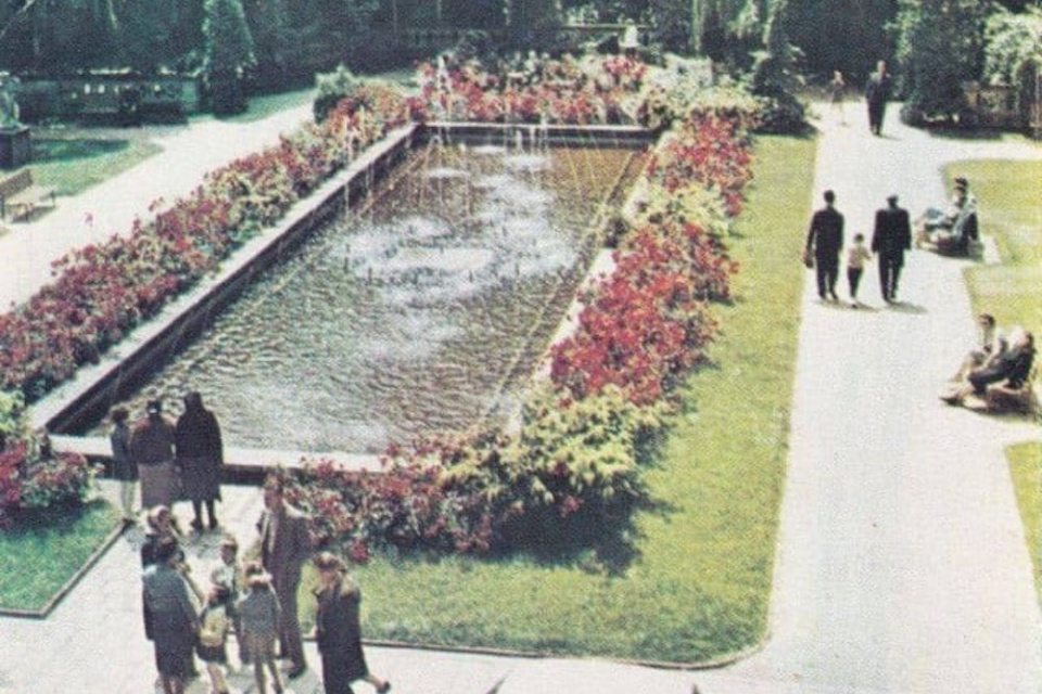 Niekdajšia fontána pri hoteli Slovan. | Zdroj: Piešťanský okruh