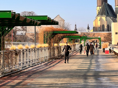 Lávka na sídlisku Družba v Trnave. | Foto: Trnavské rádio