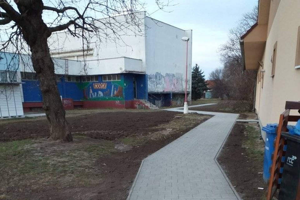 Nový chodník. l Zdroj: Divadlo DISK 