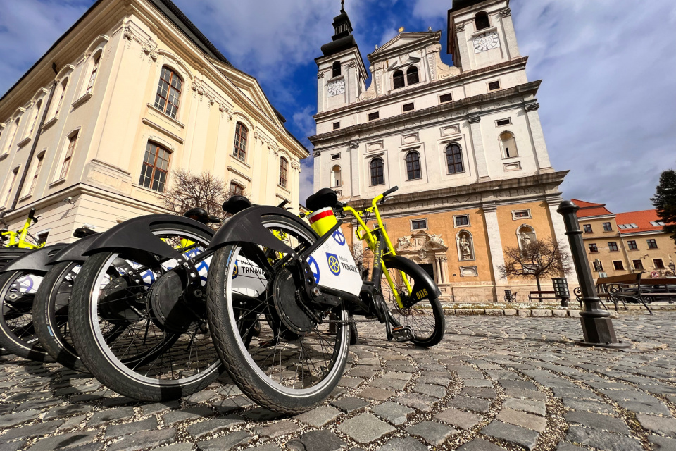 Zdieľané bicykle v Trnave sú od pondelka na svojich stanovištiach. | Foto: red.