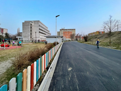 Novučičká dráha pre korčuliarov či bežcov na Slávii v Trnave je už otvorená pre verejnosť. | Foto: red.